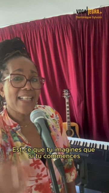 Imagine…
Aujourd’hui, tu apprends 3 accords de guitare 🎸
Tu pratiques seulement 5 minutes par jour.
Dans 1 mois…
👉 tu peux déjà accompagner une chanson 🎶
Dans 2 mois…
👉 tu peux commencer à composer ✍️
Dans 3 mois…
👉 tu as développé une vraie relation avec ton instrument 💛
On pense souvent qu’il faut avoir beaucoup de temps pour apprendre.
Mais parfois, ce qui fait la différence, ce n’est pas 2 heures une fois par mois.
C’est 5 minutes régulièrement.
Cinq minutes, ce n’est pas grand-chose.
Mais répétées jour après jour… elles peuvent complètement changer ton niveau 🌱
Alors, quel instrument as-tu toujours rêvé d’apprendre ?
💬 Écris-le en commentaire 🎶
👉 Et si tu veux développer ton univers d’artiste, apprendre à créer et passer à l’action, découvre L’Entrée des Artistes : https://dominiquesylvain.vocallegra.fr/entree-des-artistes
#guitare #musique #artiste #creation #apprentissage #chant #coaching #creativite